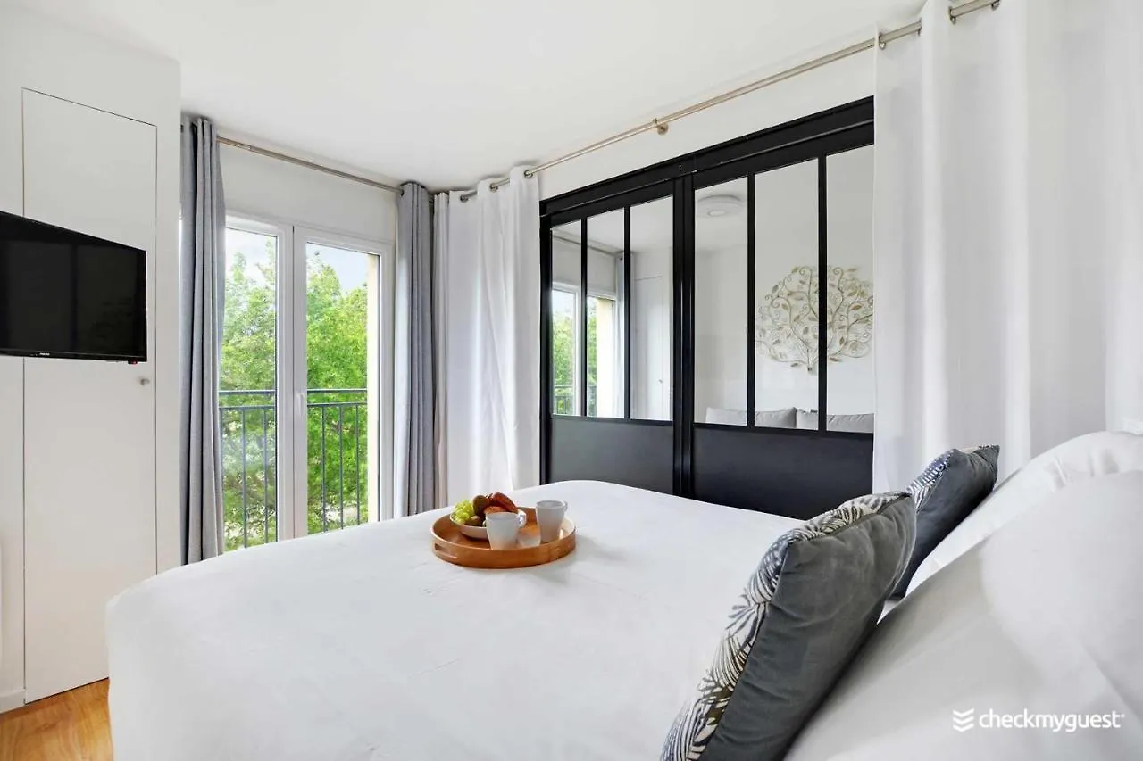 Cosy Apartment 4 - Sacree Coeur Montmartre contacts